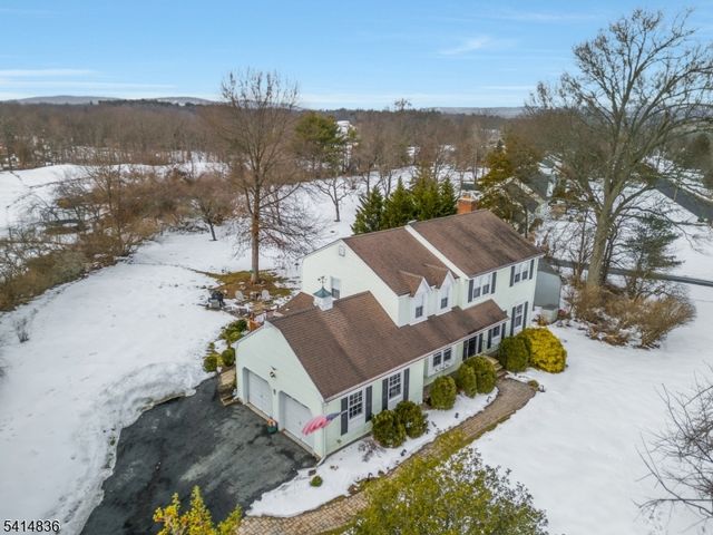 124 Howell Dr, Branchburg Twp., NJ 08876