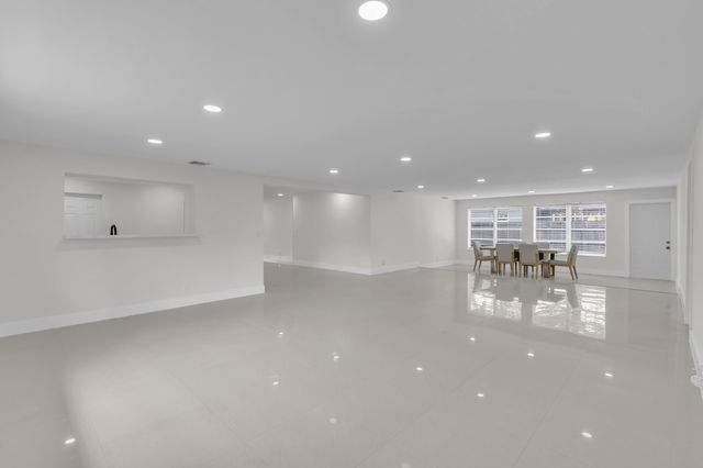 3262 Pierce Street, Hollywood, FL 33021