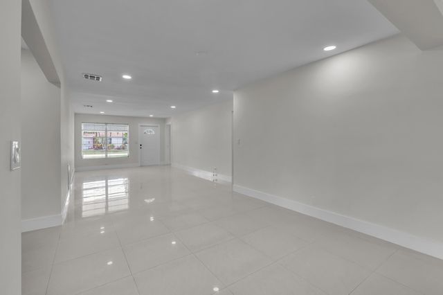 3262 Pierce Street, Hollywood, FL 33021