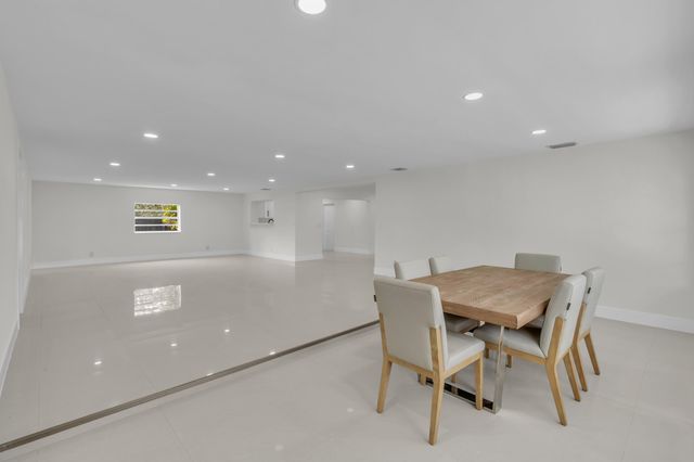 3262 Pierce Street, Hollywood, FL 33021