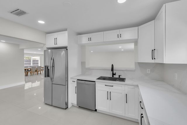 3262 Pierce Street, Hollywood, FL 33021