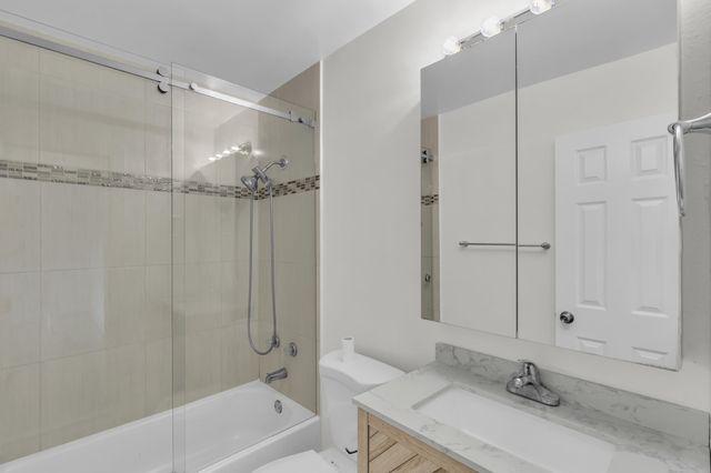 3262 Pierce Street, Hollywood, FL 33021