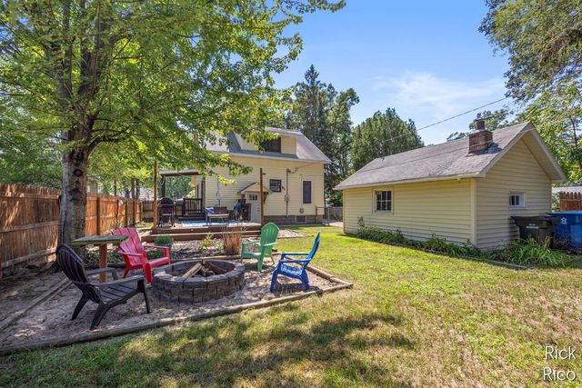 2246 Harding Avenue, Muskegon City, MI 49441