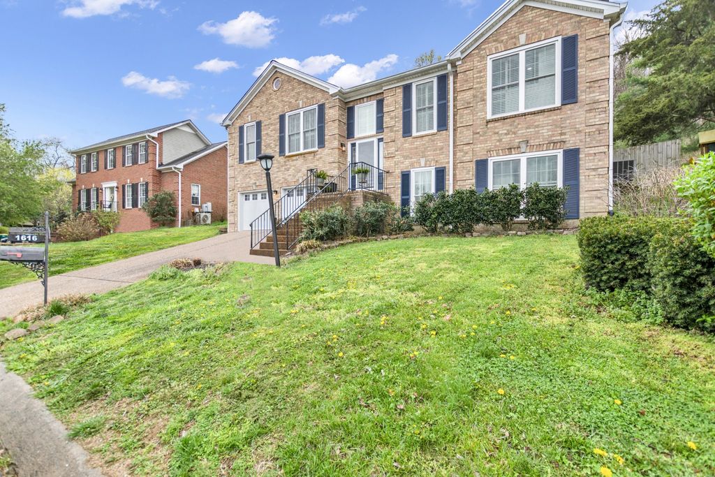 1616 Glenridge Dr, Nashville, TN 37221