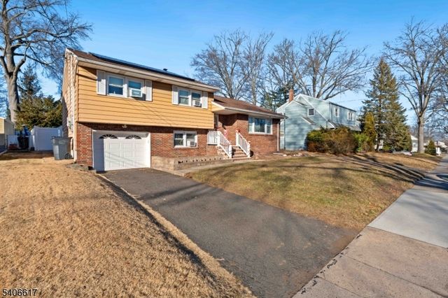 36 N Vivyen St, Bergenfield Boro, NJ 07621