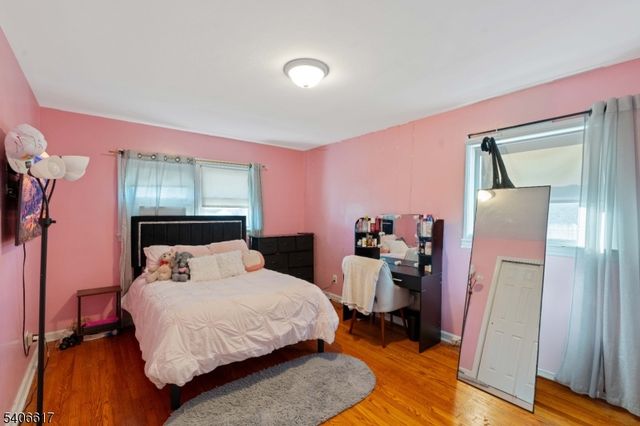 36 N Vivyen St, Bergenfield Boro, NJ 07621