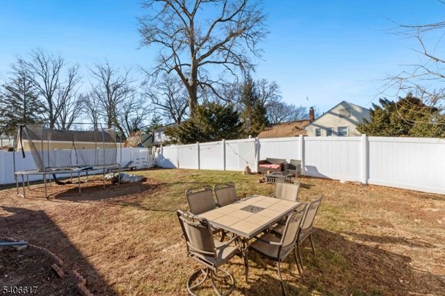 36 N Vivyen St, Bergenfield Boro, NJ 07621