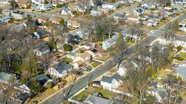 36 N Vivyen St, Bergenfield Boro, NJ 07621