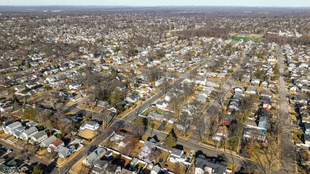 36 N Vivyen St, Bergenfield Boro, NJ 07621