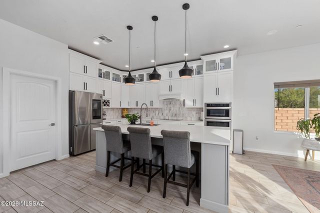 8206 S Diamond H Ranch Place, Vail, AZ 85641