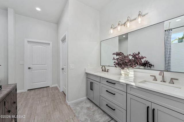 8206 S Diamond H Ranch Place, Vail, AZ 85641