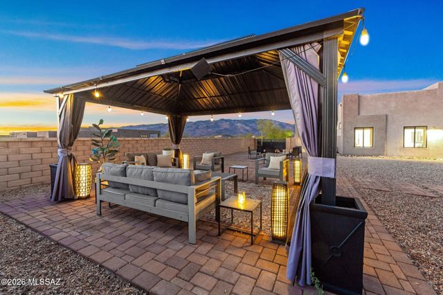 8206 S Diamond H Ranch Place, Vail, AZ 85641