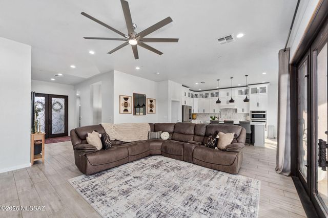 8206 S Diamond H Ranch Place, Vail, AZ 85641