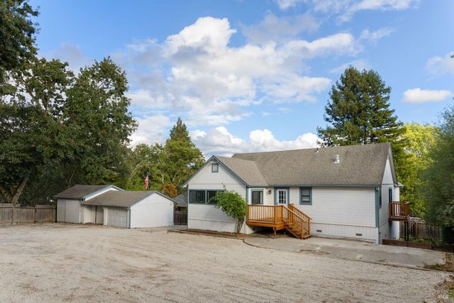 377 Maple Ave, Cotati, CA 94931