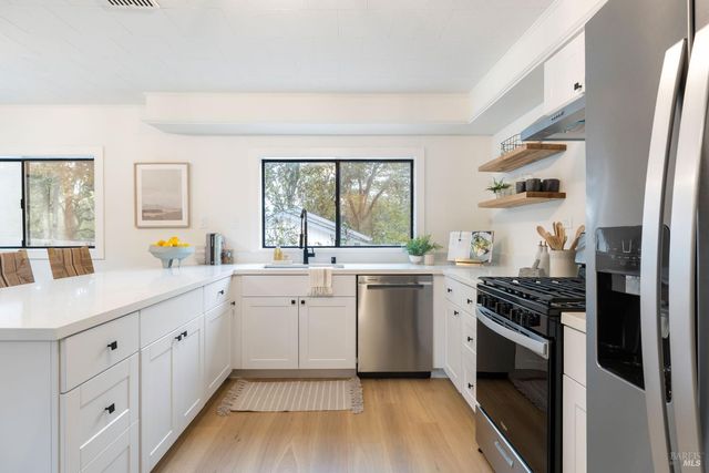 377 Maple Ave, Cotati, CA 94931