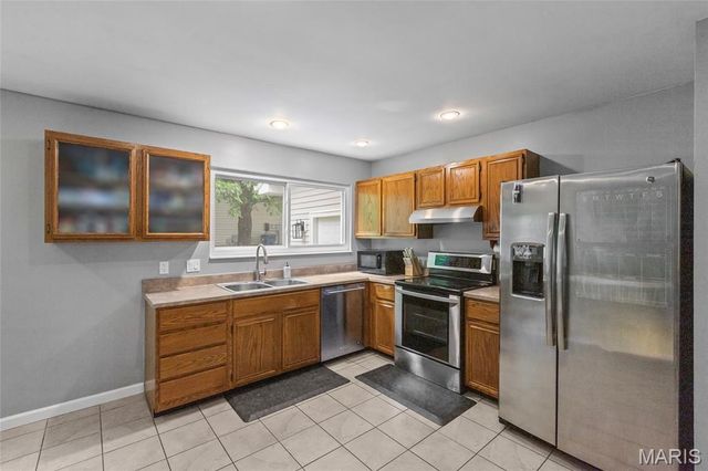 2411 Muegge Road, St Charles, MO 63303