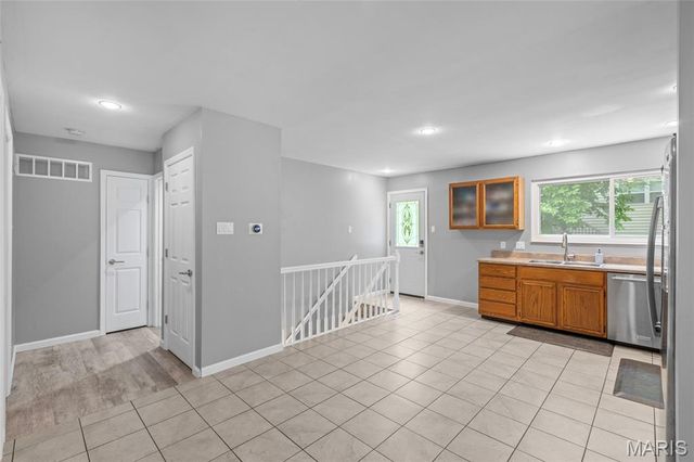 2411 Muegge Road, St Charles, MO 63303
