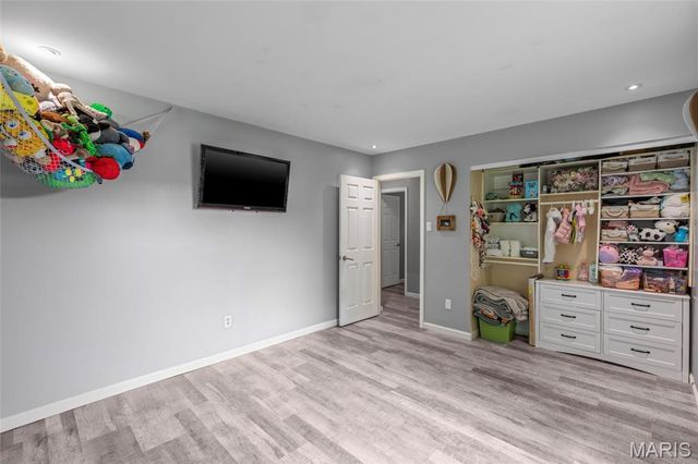2411 Muegge Road, St Charles, MO 63303
