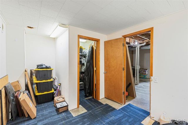 2411 Muegge Road, St Charles, MO 63303