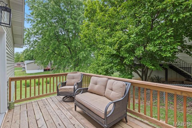 2411 Muegge Road, St Charles, MO 63303