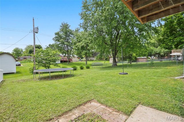2411 Muegge Road, St Charles, MO 63303