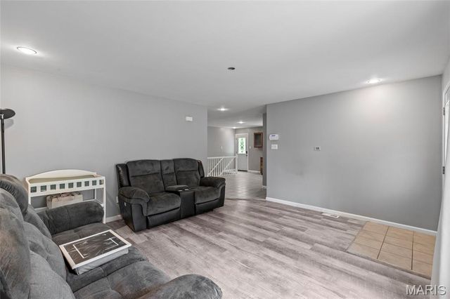 2411 Muegge Road, St Charles, MO 63303