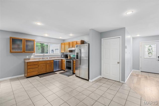 2411 Muegge Road, St Charles, MO 63303