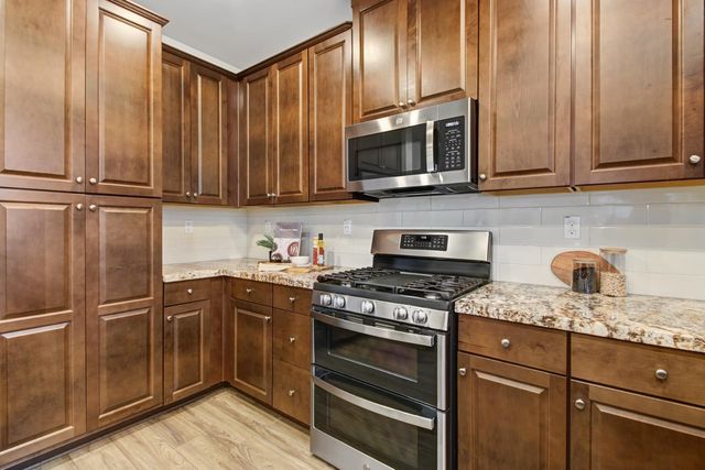 2033 Lake Range Way, Roseville, CA 95747