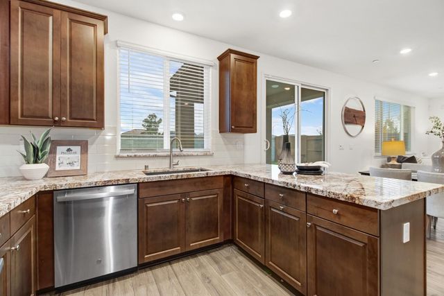 2033 Lake Range Way, Roseville, CA 95747