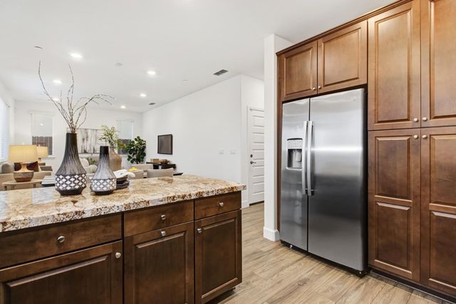 2033 Lake Range Way, Roseville, CA 95747