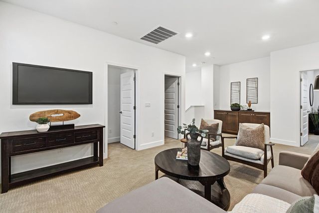 2033 Lake Range Way, Roseville, CA 95747