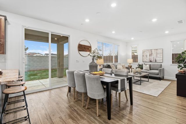 2033 Lake Range Way, Roseville, CA 95747