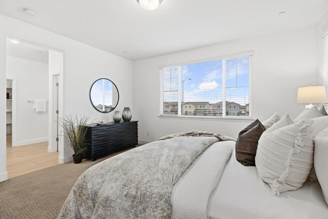 2033 Lake Range Way, Roseville, CA 95747