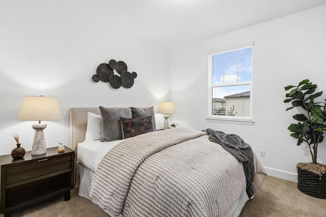 2033 Lake Range Way, Roseville, CA 95747