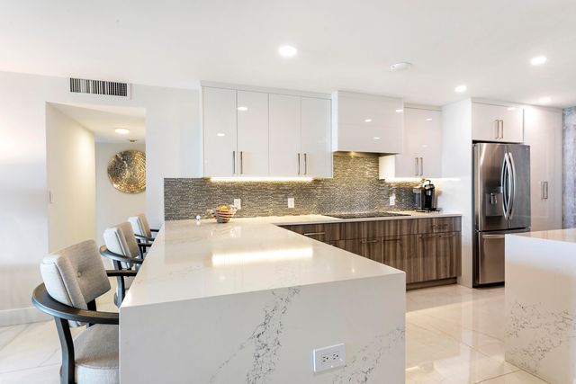 1208 Marine Way 507, North Palm Beach, FL 33408