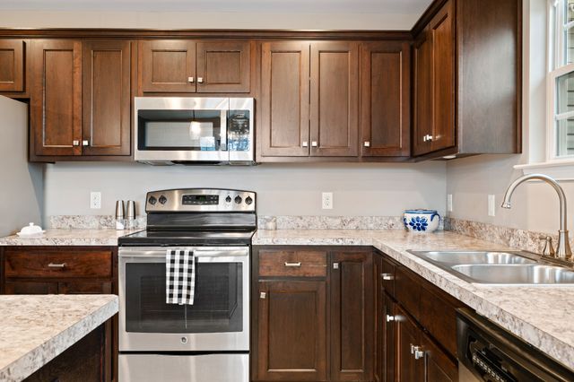 7608 Leverette Dr, Fairview, TN 37062