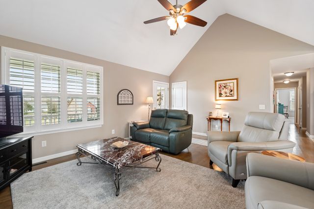 7608 Leverette Dr, Fairview, TN 37062