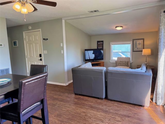 111 7th Avenue, Onalaska, TX 77360