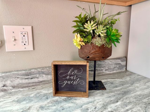 111 7th Avenue, Onalaska, TX 77360