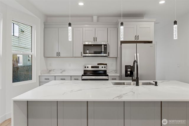 1131 S 6th Street, Mount Vernon, WA 98273