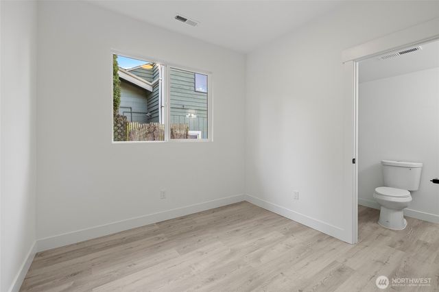 1131 S 6th Street, Mount Vernon, WA 98273