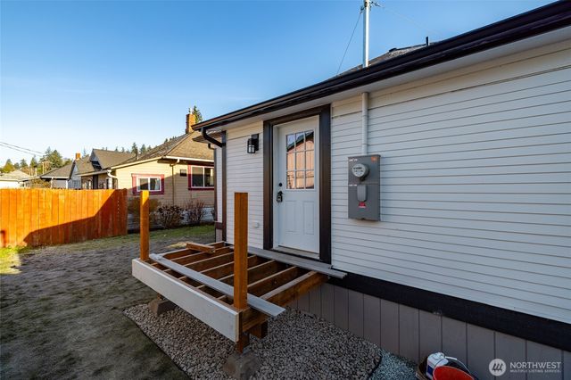 1131 S 6th Street, Mount Vernon, WA 98273