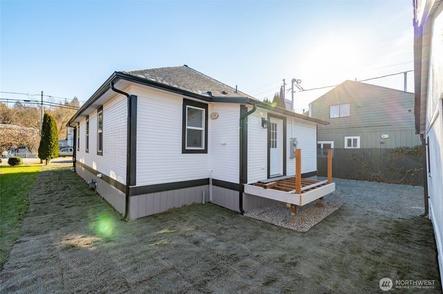 1131 S 6th Street, Mount Vernon, WA 98273