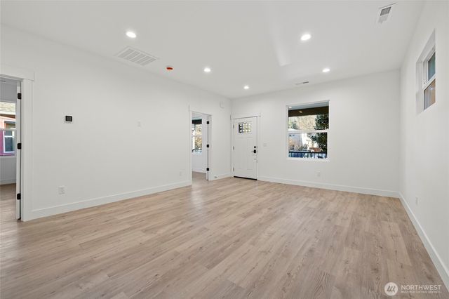 1131 S 6th Street, Mount Vernon, WA 98273