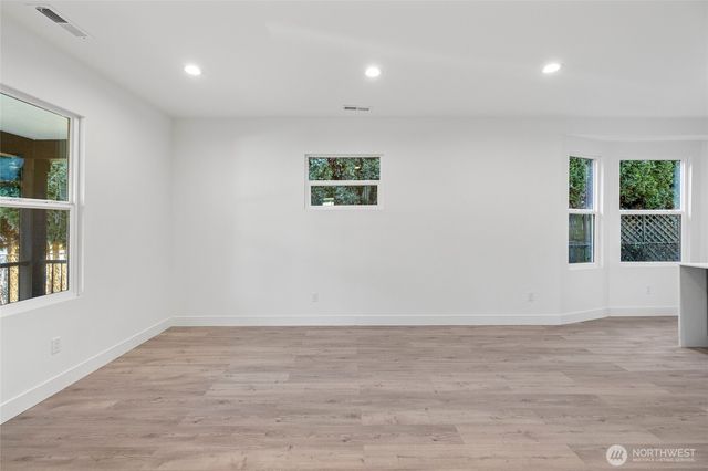 1131 S 6th Street, Mount Vernon, WA 98273