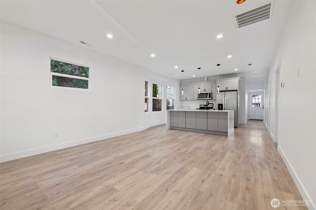 1131 S 6th Street, Mount Vernon, WA 98273