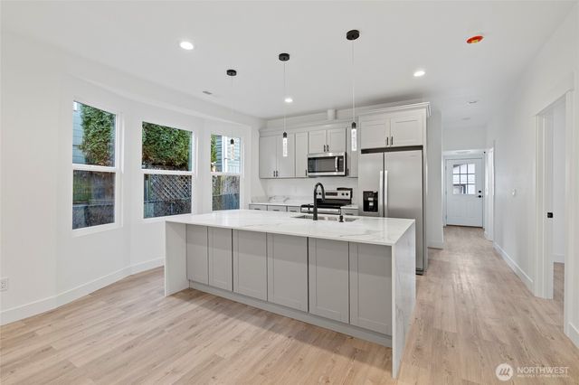 1131 S 6th Street, Mount Vernon, WA 98273