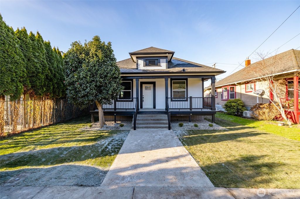 1131 S 6th Street, Mount Vernon, WA 98273