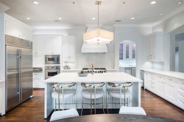 6139 Woodland Drive, Dallas, TX 75225