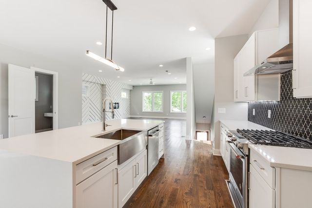 525 31st Ave, N, Nashville, TN 37209